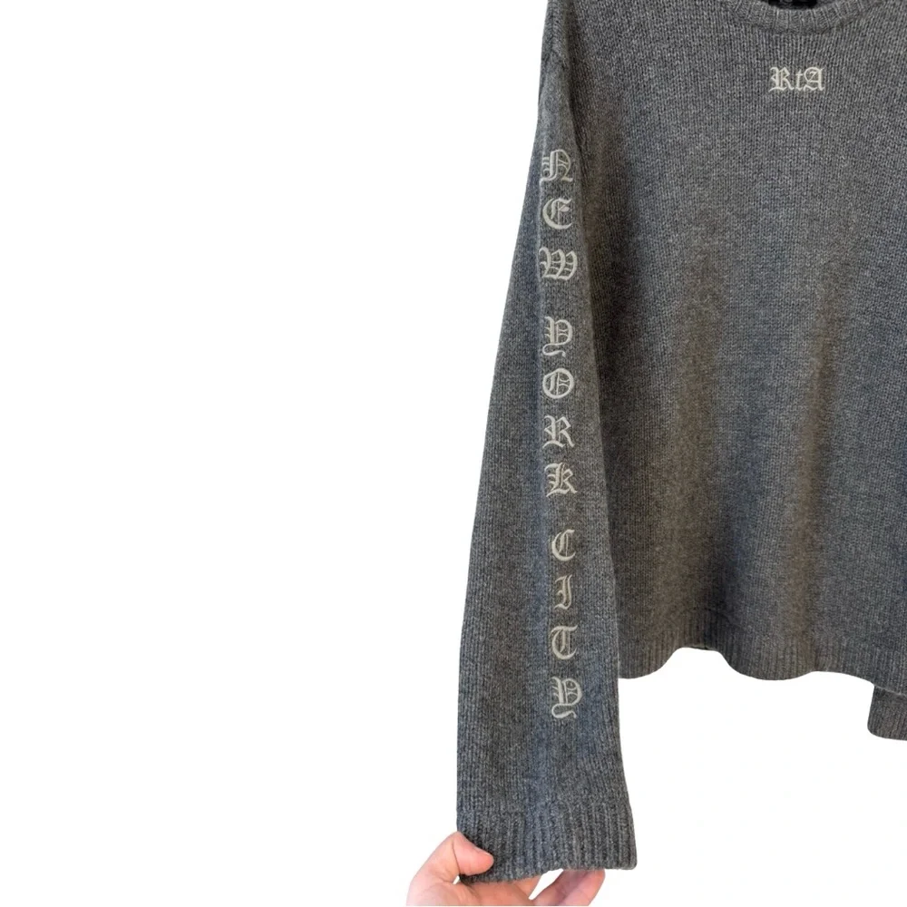 RtA Large Cashmere Embroidered‎ My Mind In New York City Crew Neck Sweater Gray
